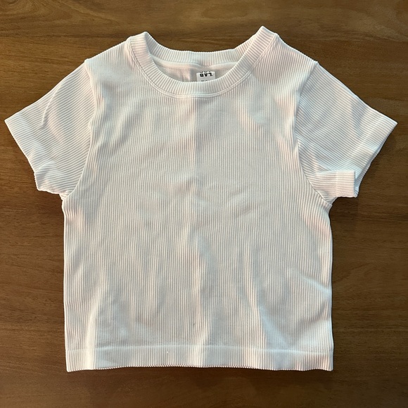 JoyLab Coral Ribbed Crop Work Out Top, Size Medium, Very Good Condition, White - Picture 1 of 2